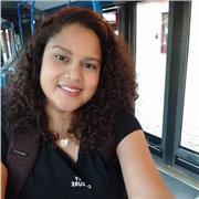 Profesor de español dicta clases a todas las edades